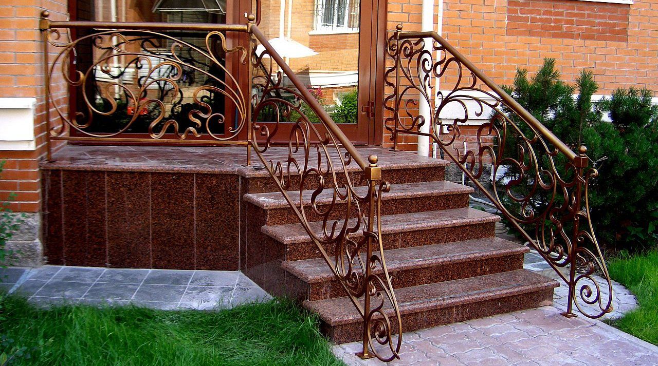 Ступени из гранита и мрамора